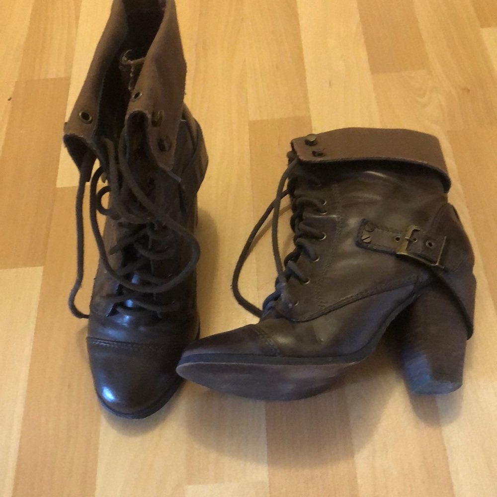 Steve Madden lace-up booties size 8